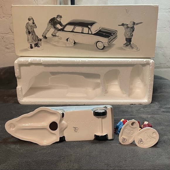 The Original Snow Village “Stuck In The Snow” set of 3 - Picture 6 of 9